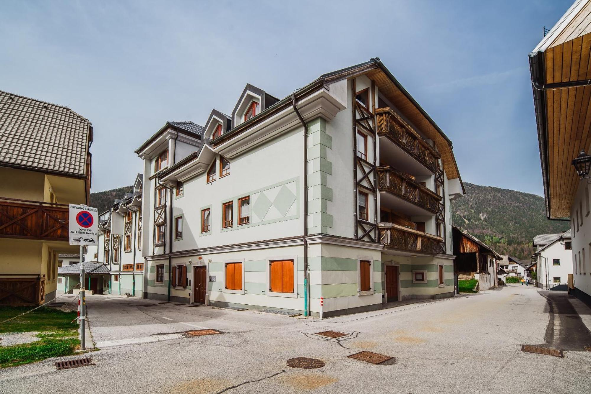 Apartments Slavec With Free Onsite Parking Kranjska Gora Oda fotoğraf