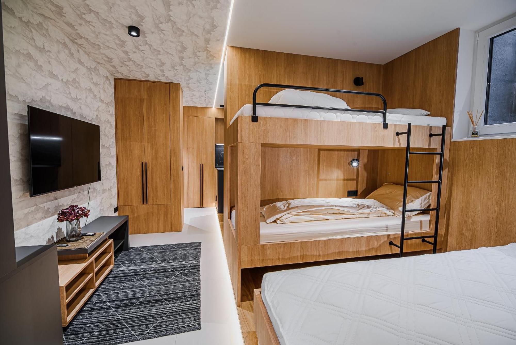 Apartments Slavec With Free Onsite Parking Kranjska Gora Oda fotoğraf