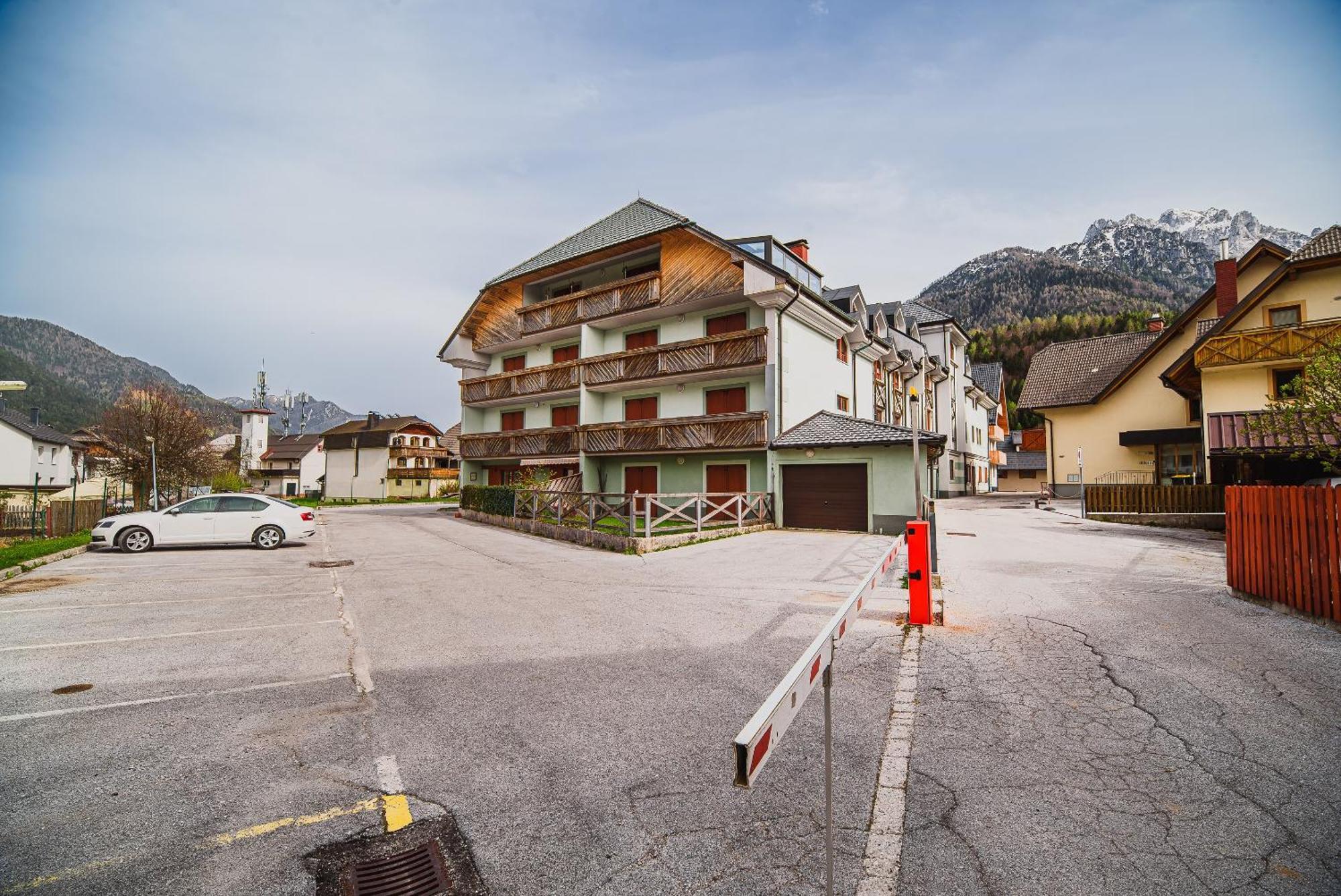 Apartments Slavec With Free Onsite Parking Kranjska Gora Dış mekan fotoğraf