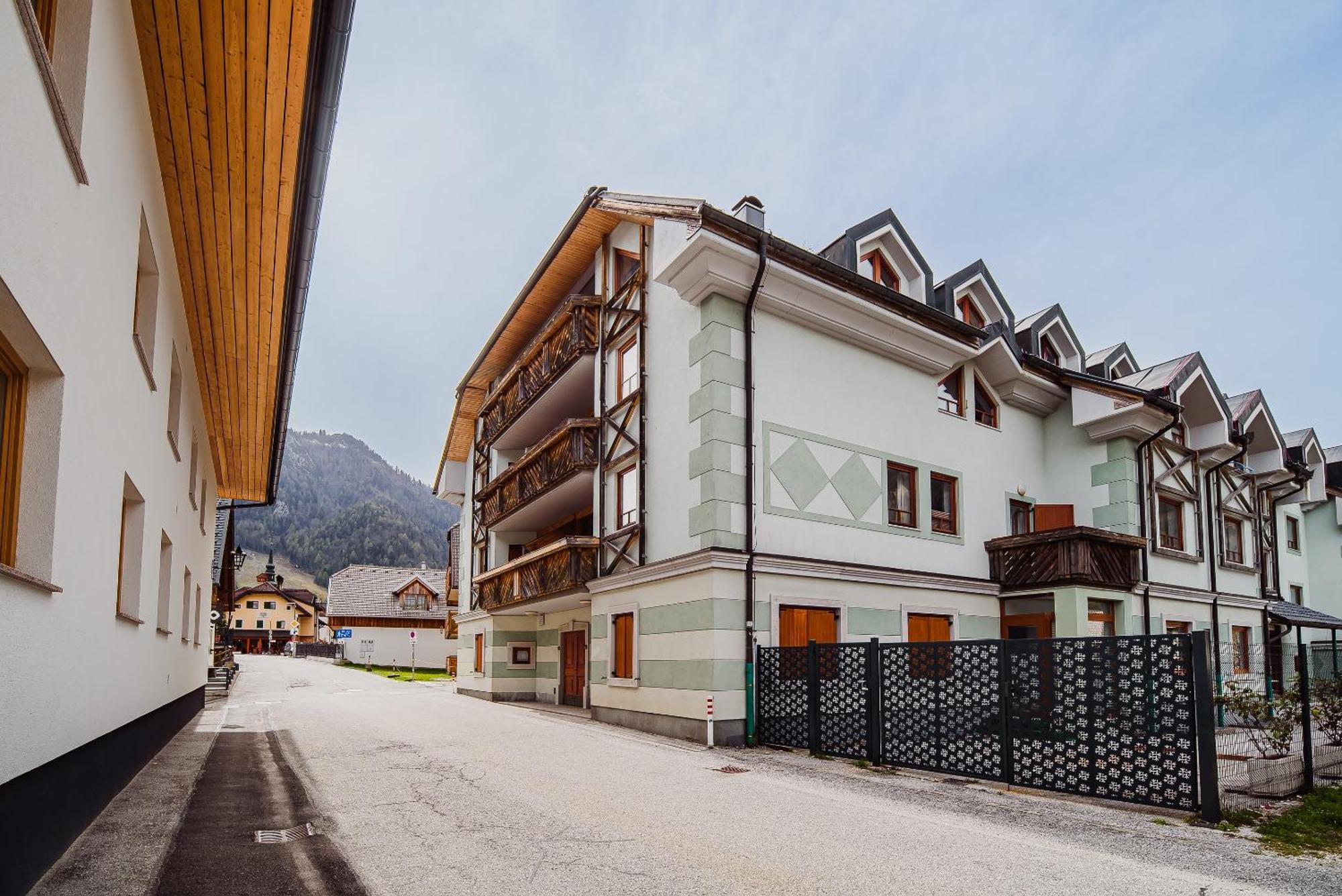 Apartments Slavec With Free Onsite Parking Kranjska Gora Dış mekan fotoğraf